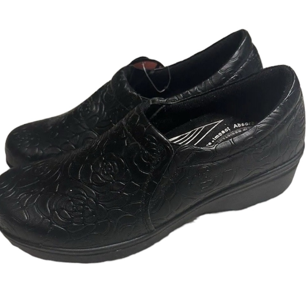 Easy Street Laurie Black Floral Clogs, Size 6 1/2 Wide